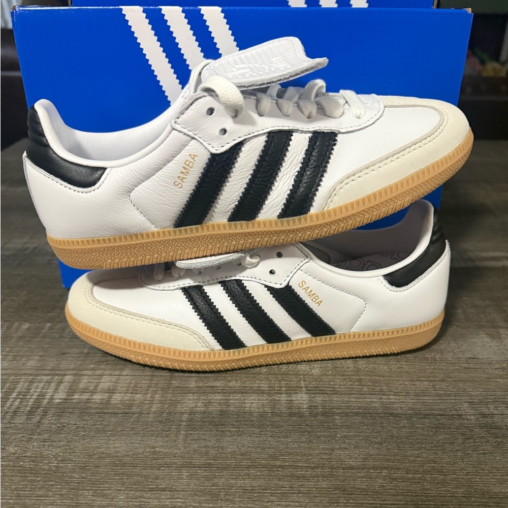 Like-new Adidas Samba Womens White Black Gum Sole Sneakers (sorry no box)